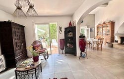 Saint-Maximin-La-Sainte-Baume, Provence-Alpes-Côte d'Azur 83470