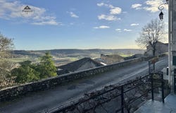Lauzerte, Midi-Pyrénées 82110