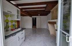 Sainte-Colombe, Auvergne-Rhône-Alpes 33350