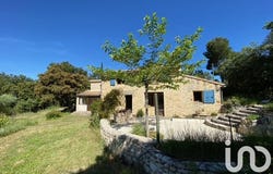 Le Barroux, Provence-Alpes-Côte d'Azur 84330