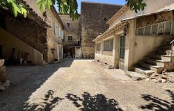 Lauris, Provence-Alpes-Côte d'Azur 84360