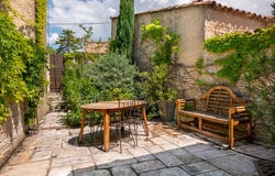 Saint-Saturnin-lès-Apt, Provence-Alpes-Côte-d'Azur 84490