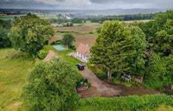 Perrigny-sur-Loire, Burgundy 71160