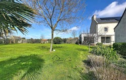 Lannilis, Brittany 29870