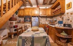 Sacy, Burgundy 89270