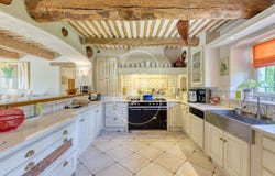 Cheval-Blanc, Provence-Alpes-Côte-d'Azur 84460