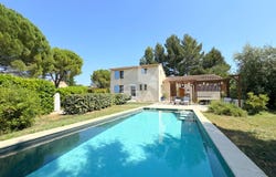 pertuis, Provence-Alpes-Côte d'Azur 84120