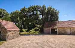 Guiler-sur-Goyen, Brittany 29710