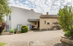 PIERREVERT, Provence-Alpes-Côte d'Azur 04860