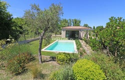 Saint-Etienne-du-Grès, Provence-Alpes-Côte-d'Azur 13103