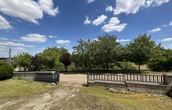 Laignes, Burgundy 21330