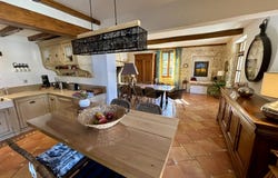 Suze-la-Rousse, Rhône-Alpes 26790