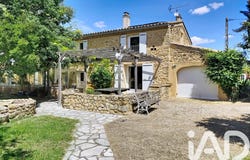 Suze-la-Rousse, Auvergne-Rhône-Alpes 26790