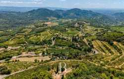 Le Barroux, Provence-Alpes-Côte-d'Azur 84330