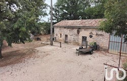 Caylus, Occitanie 82160
