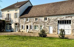 Beaune, Burgundy 21200