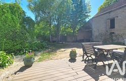 Cruzy-le-Châtel, Bourgogne-Franche-Comté 89740