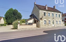 Arcy-sur-Cure, Bourgogne-Franche-Comté 89270