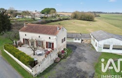 Aunac-sur-Charente, Poitou-Charentes 16460