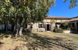 Civray, Poitou-Charentes 86400
