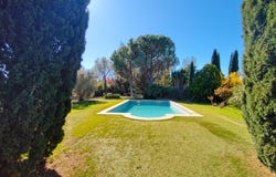 Saint-Etienne-du-Grès, Provence-Alpes-Côte-d'Azur 13103