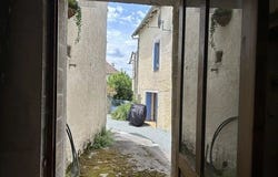 Champagne-Et-Fontaine, Dordogne
