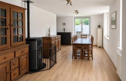 Singles, Auvergne-Rhône-Alpes 63690