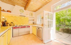 La Tour-d'Aigues, Provence-Alpes-Côte d'Azur 84850