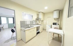 Nimes, Languedoc-Roussillon 30900