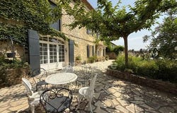 TARASCON, Provence-Alpes-Côte d'Azur 13150