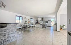 Entraigues-sur-la-Sorgue, Vaucluse 84320