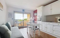 Roquebrune-Sur-Argens, Provence-Alpes-Côte d'Azur 83380