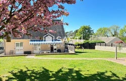 Luzille, Centre 37150