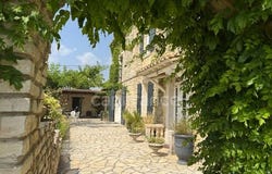 TARASCON, Provence-Alpes-Côte d'Azur 13150