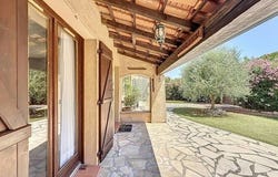 Roquebrune-Sur-Argens, Provence-Alpes-Côte d'Azur 83520