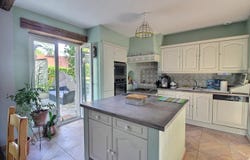 Neuvy-Sautour, Burgundy 89570