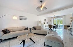 Mardie, Centre 45430