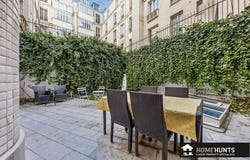Paris, Île-de-France 75220