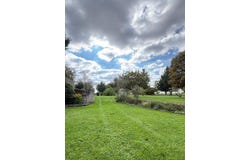 Maille, Poitou-Charentes 86190