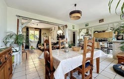 Saint-Etienne-De-Chigny, Centre 37230