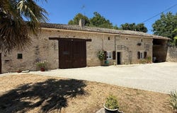 Civray, Poitou-Charentes 86400