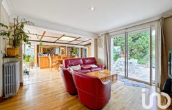 Laval, Pays de la Loire 53000