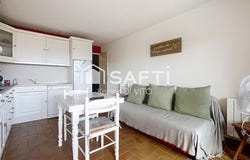 Roquebrune-Sur-Argens, Provence-Alpes-Côte d'Azur 83380