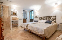 Saint-Saturnin-lès-Apt, Provence-Alpes-Côte-d'Azur 84490