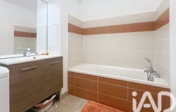 Décines-Charpieu, Auvergne-Rhône-Alpes 69150