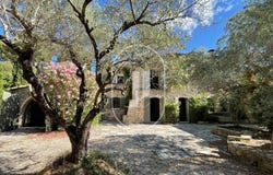 Saint-Rémy-de-Provence, Provence-Alpes-Côte-d'Azur 13210