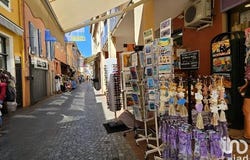 SANARY-SUR-MER, Provence-Alpes-Côte d'Azur 83110