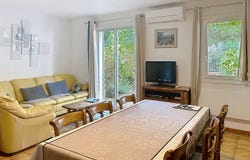 Les Angles, Gard 30133