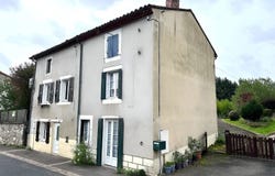Manot, Poitou-Charentes 16500