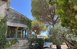 Fontvieille, Provence-Alpes-Côte d'Azur 13990